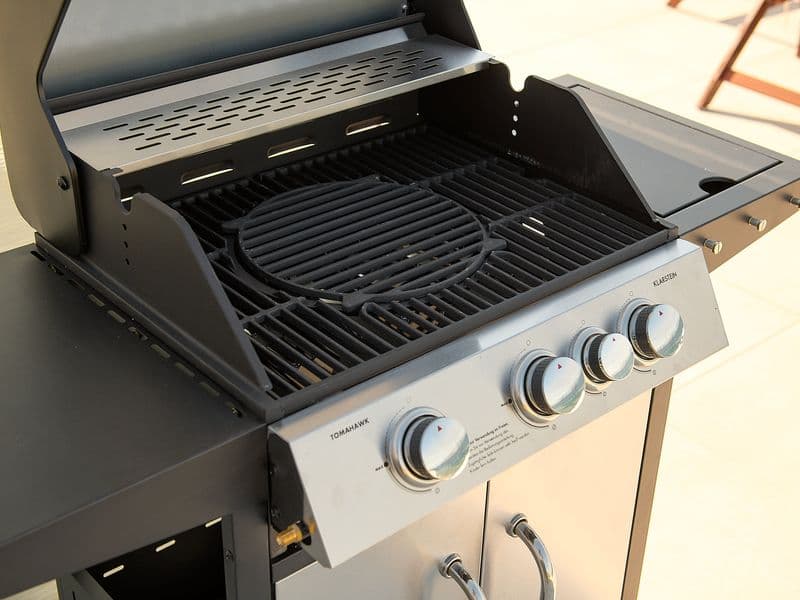 Barbecue grill facilities for guests, luxury holiday home Croatia